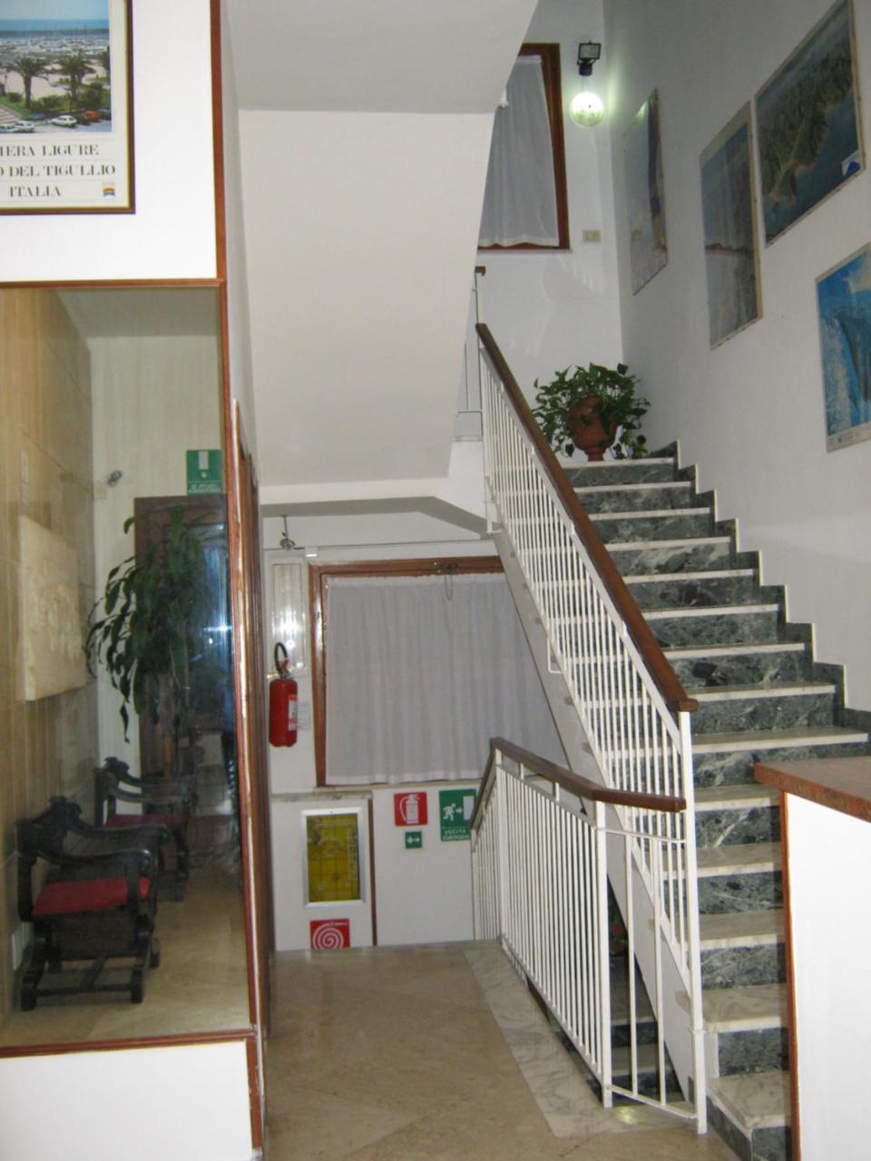 לאווניה Hotel Valentino מראה חיצוני תמונה